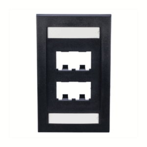 Placa de Pared Vertical Ejecutiva, Salida de 4 Puertos Mini-Com, Con Espacios Para Etiquetas, Color Negro