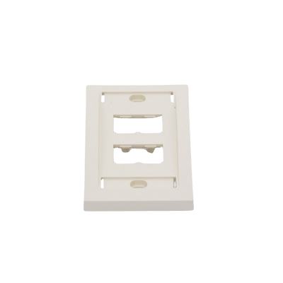 Placa de Pared Vertical Ejecutiva, Salida Para 4 Puertos Mini-Com, Con Espacios Para Etiquetas, Color Blanco Mate - Image 6