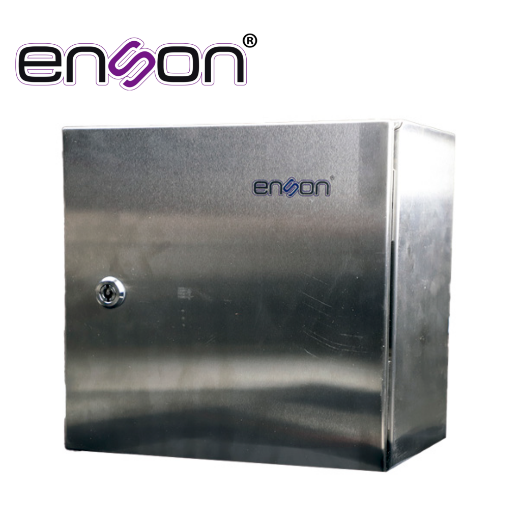 GABINETE DE ACERO INOXIDABLE ENSON ENS-INOX315 MONTAJE EN PARED / MEDIDAS 300MM ALTO × 300MM ANCHO × 150MM PROFUNDIDAD / CUERPO Y PUERTA DE 1.2 MM DE ESPESOR / PLACA DE MONTAJE GALVANIZADA DE 1.5 MM / GRADO DE RESISTENCIA MECÁNICA IK10 / BISAGRAS EN ACERO / DISEÑO ROBUSTO PARA ENTORNOS INDUSTRIALES